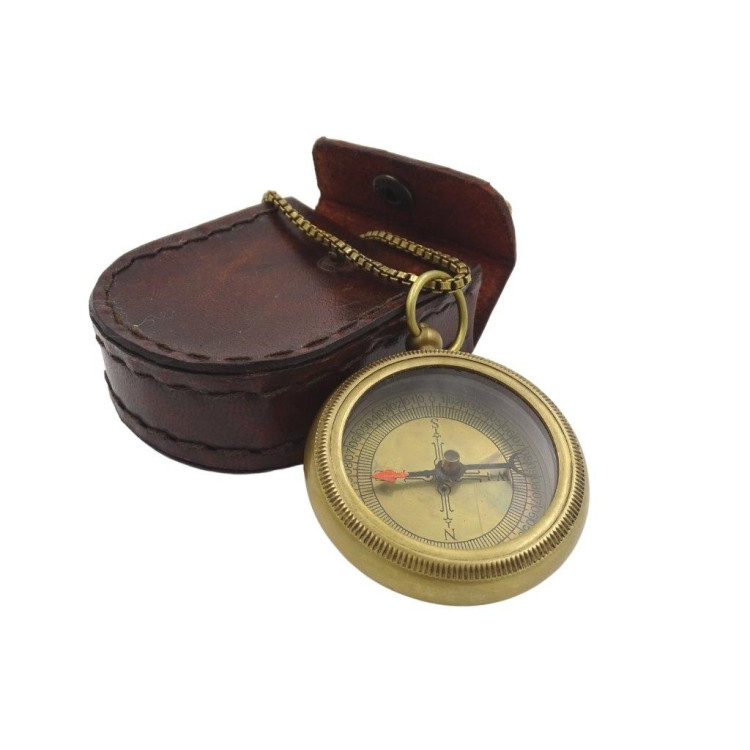 Mosadzný kompas s retiazkou v koženom puzdre Com-0470