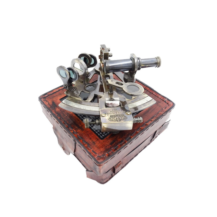 Mosadzný sextant v koženom puzdre NC 1514B