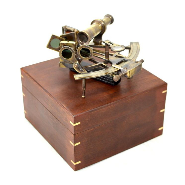 Mosadzný sextant v drevenej krabičke NC1517