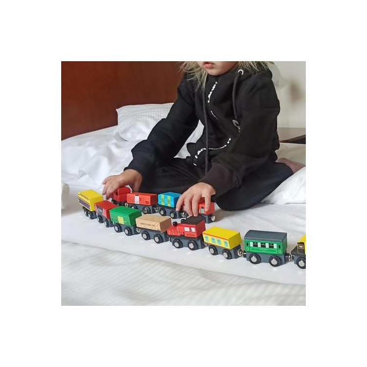 Detský drevený vláčik Kruzzel 23522 - 12 vagónov + drevená polička